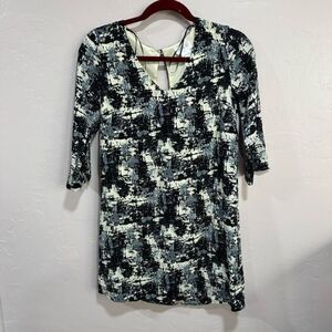 Sienna Sky Women's Size XS Black Gray Cream 3/4 Sleeve Shift Dress